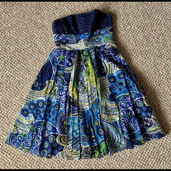 Dress - Picture 2 of 2